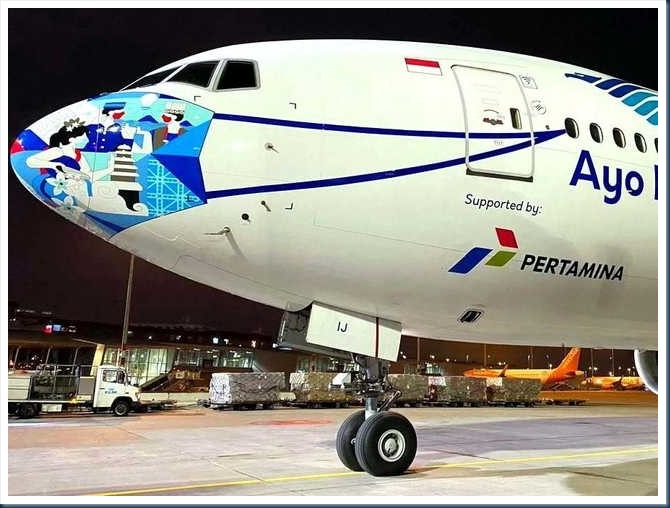 boeing_777-300er_pk-gij_ayo_pakai_masker boeing_777-300er_pk-gij_ayo_pakai_masker